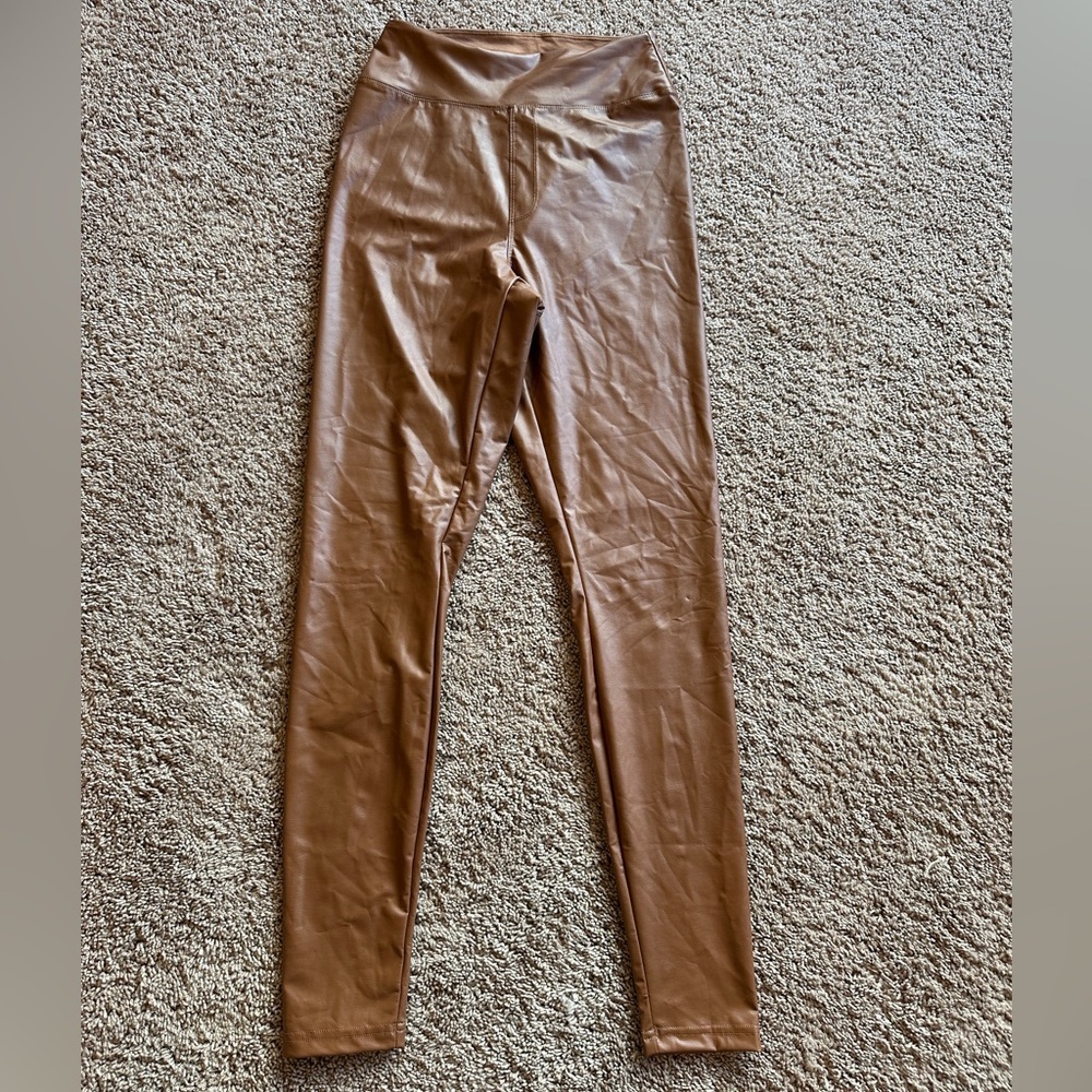 NWT Offline by Aerie real good Brown Faux Leather Leggings| size M
